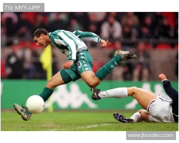 足球吴捷：从青涩少年到职业球员的奋斗历程与梦想追逐